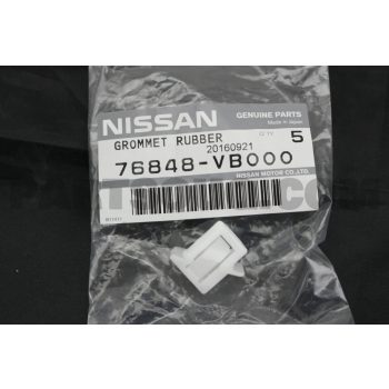   Piuliță pentru extensie aripă plastic pentru Nissan Patrol Y61