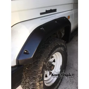   Evazări din plastic Kut Snake pentru Toyota Land Cruiser 70 széria 1985-2007 pereche față