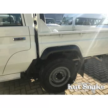   Evazări din plastic Kut Snake pentru Toyota Land Cruiser 79 pick-up cabină dublă 2007-> 50mm